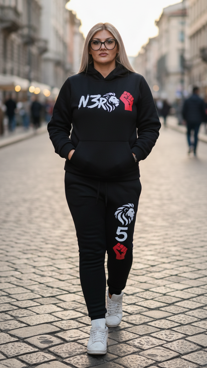 Tuta Ufficiale N3RO – Potenza e Stile in Movimento